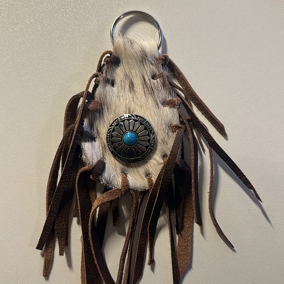 Cowhide Keychain - Picture 3 of 3
